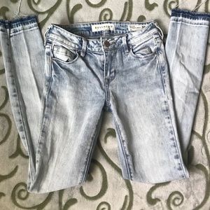 Bullhead Midrise skinniest ankle